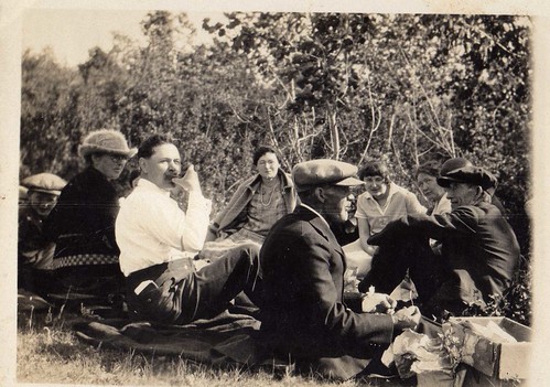 Vintage Group Photo by Tobyotter.