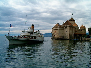 XXXX Reise durch die Schweiz : Schloss / Château Chillon + Dampfschiff Vevey auf Genfersee / Lac Léman im Kanton Waadt in der Schweiz