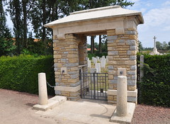 Tannay British Cemetery - Thiennes Nord France