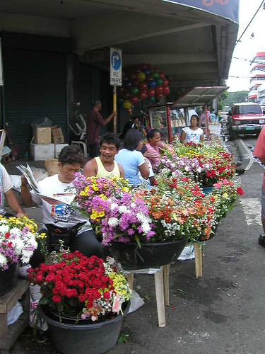 Pinoy Filipino Pilipino Buhay  people pictures photos life Philippinen  菲律宾  菲律賓  필리핀(공화�)  philippines Flowers street vendors, sidewalk cebu 