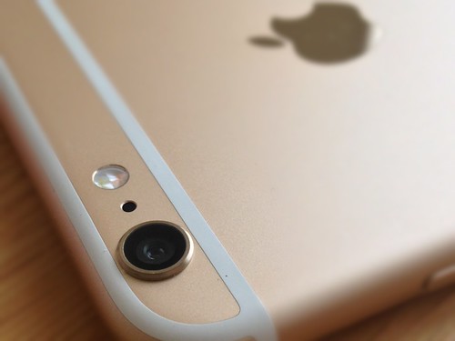 iPhone 6 Plus iSight カメラ