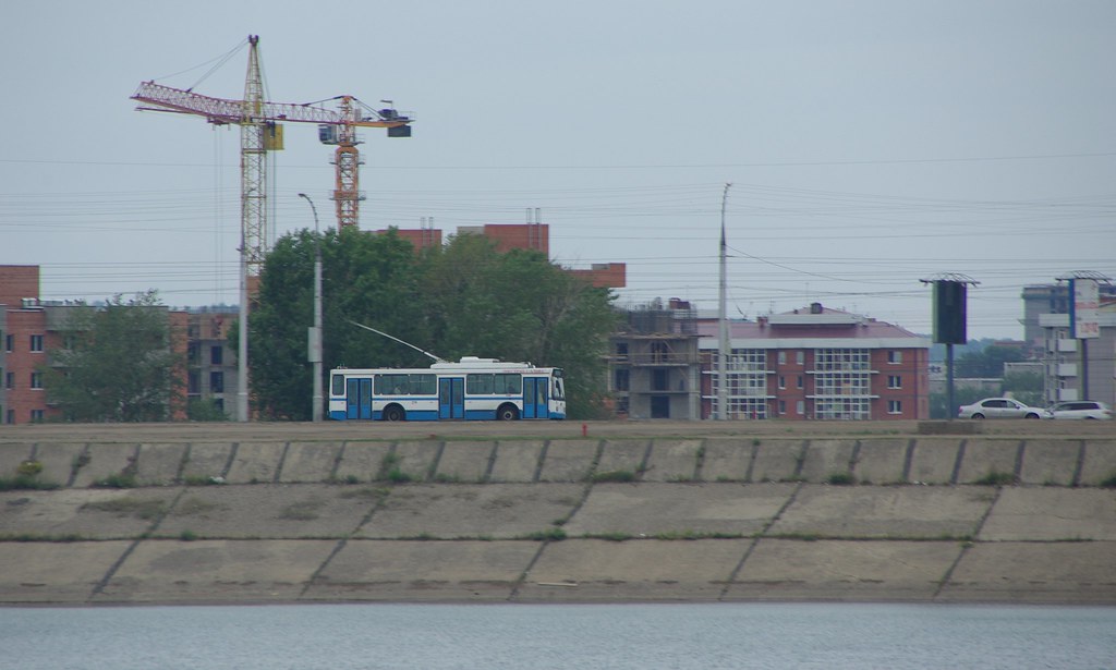 : Irkutsk trolleybus VMZ-5298.00,  Angara dam