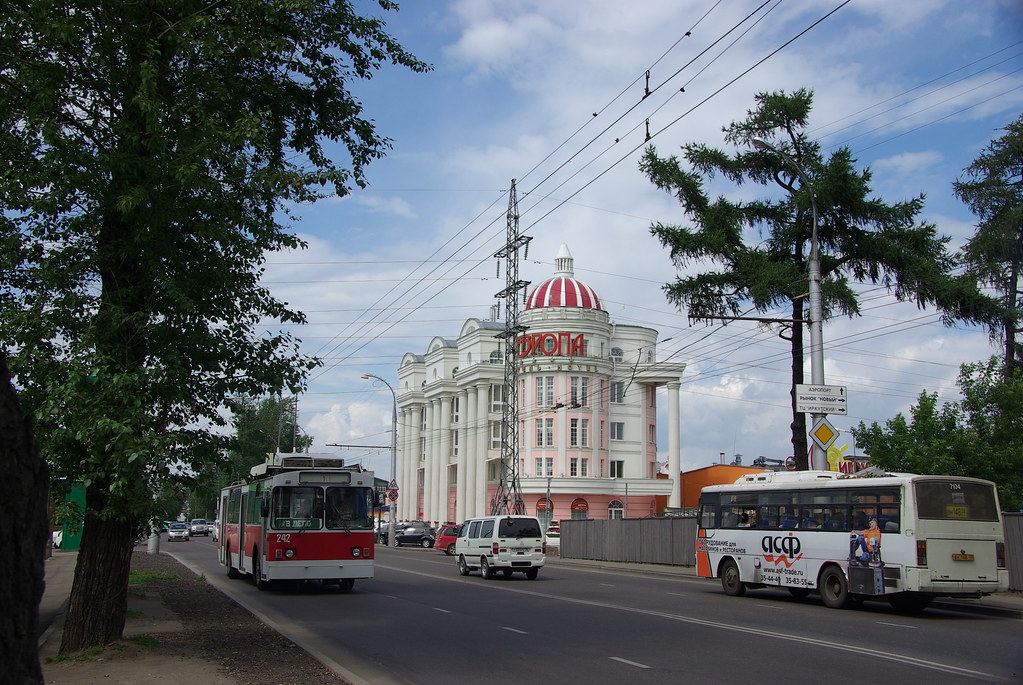 : Irkutsk trolleybus ST-682G 242