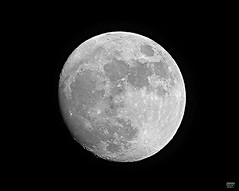 Almost Full Moon 2017_01_10 [please zoom in]