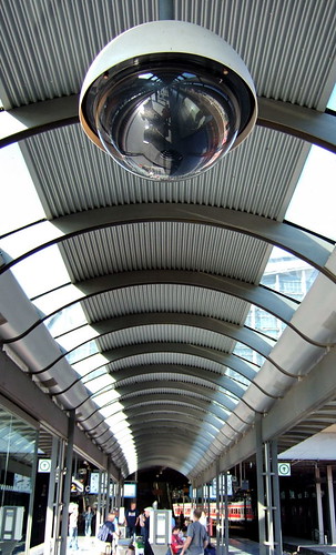 Überwachung - Kamera im Hamburger Hauptbahnhof