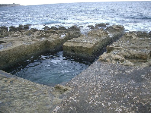 Sliema playa rocas