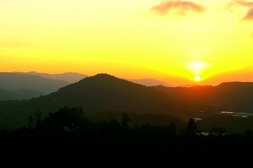 sunrise over cameron highlands