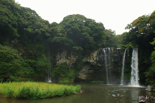 cheonjieon waterfall ©  dmytrok