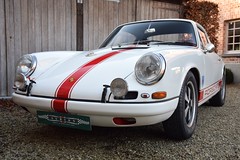 Porsche 911R replica (1966).
