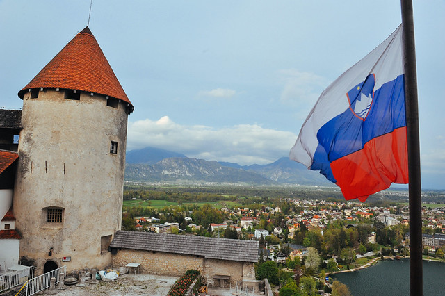 超大的斯洛維尼亞共和國旗！