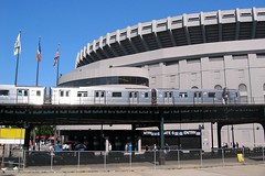 Tren 4 y Estadio de los Yankees