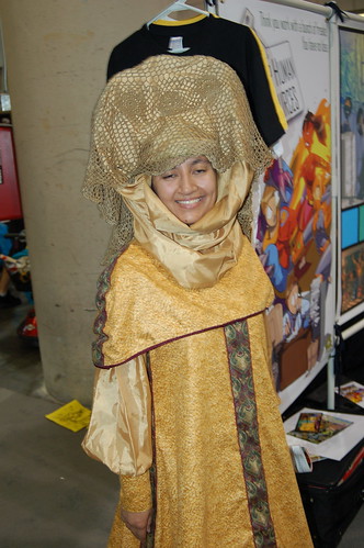 Comic Con 2006: Golden Travel Costume