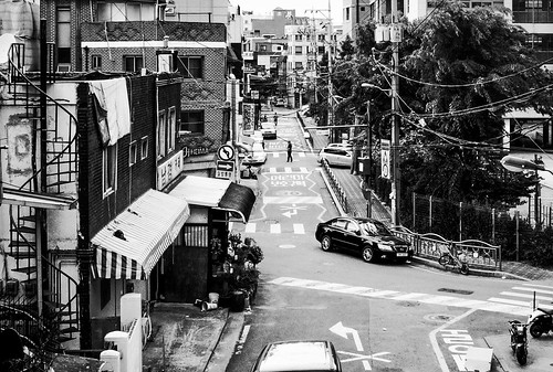 Alley in Hapjeong ©  Tony