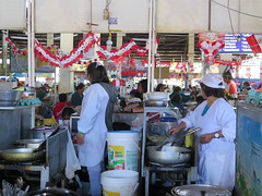 Section déjeuner au marché de Cusco <a style="margin-left:10px; font-size:0.8em;" href="http://www.flickr.com/photos/83080376@N03/21413693458/" target="_blank">@flickr</a>