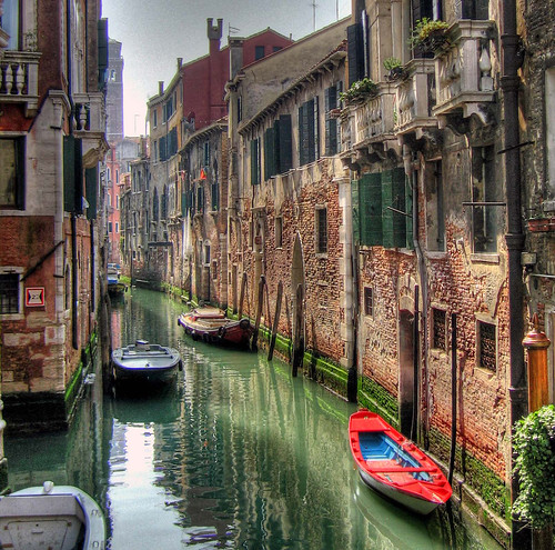 Red boat - Venice