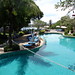 Zwembad bij Andaman Cannacia Resort