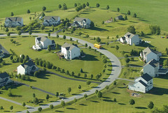 Sprawl-type suburban subdivisions (large image)