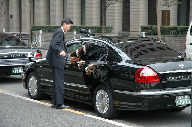 summer black car japan tokyo shiny asia president clean duster driver limousine japani tokio chauffeur perfectionist perfectionism dustfree infinitiq45 nissanpresident