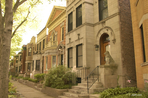 Historic homes on East 52nd Street in Chicago