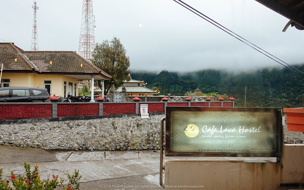 Cafe Lava Hostel- chỗ ở tốt nhất ở Cemoro Lawang nhưng nhanh cháy phòng nhất