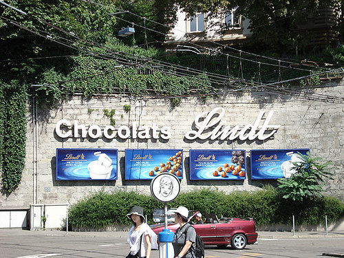 Chocolats Lindt and tourists