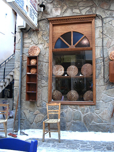 Bakery window I by Xipeteon.