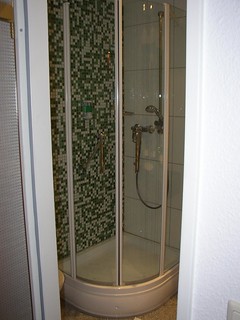 bi fold shower door