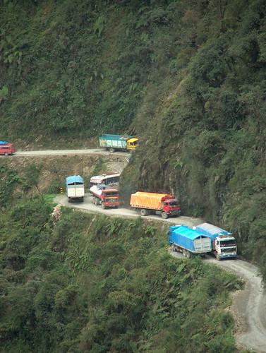 Camiones en la Death Road Bolivia