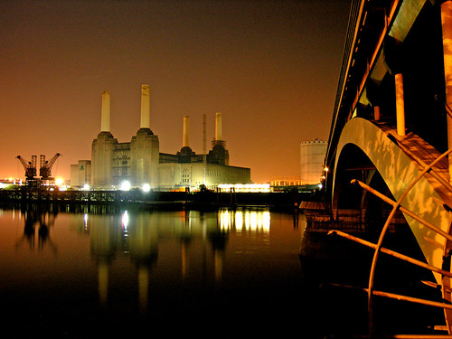 Battersea Power Station and Grosvenor Bridge
