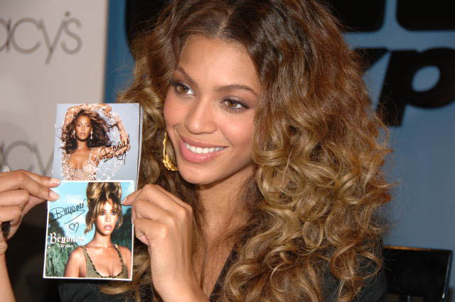 Celebrity haircut styles Beyonce long hairstyle trends for this year of 2008
