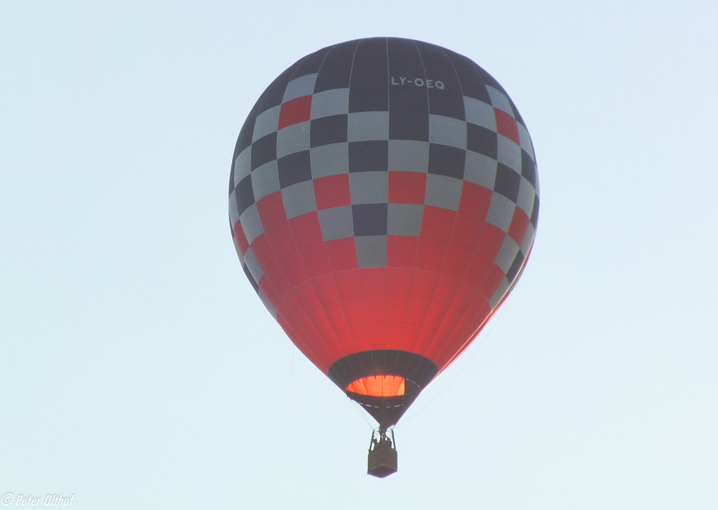 : Hot air balloon
