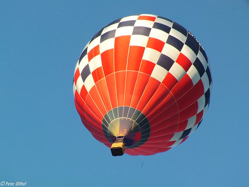 Hot air balloon ©  peterolthof