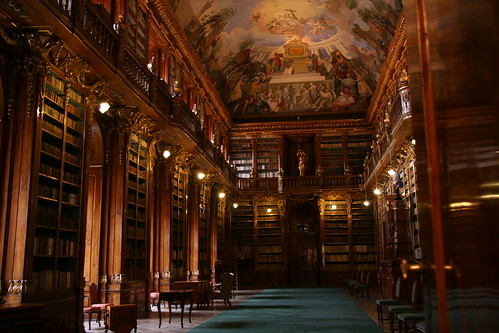 Старинные библиотеки необыкновенной красоты.
