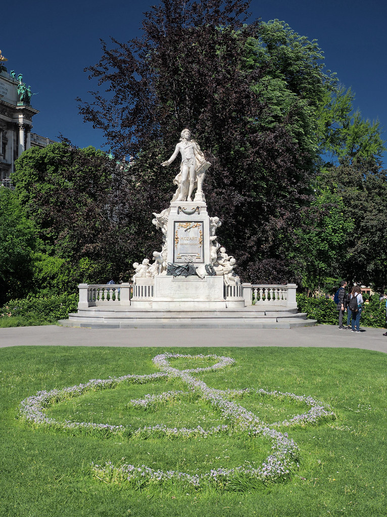 : Vienna, Mozart statue