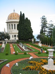 shrine of the bab with gardens • <a style="font-size:0.8em;" href="http://www.flickr.com/photos/70272381@N00/294370925/" target="_blank">View on Flickr</a>