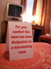 Anglų lietuvių žodynas. Žodis non-smoking reiškia a  nerūkantiesiems, nerūkymo (apie vietą) 2 nerūkantis lietuviškai.