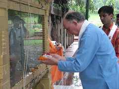 Mahabodhi Temple   offerings