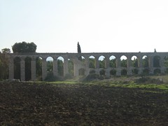 aqueduct north of 'akká • <a style="font-size:0.8em;" href="http://www.flickr.com/photos/70272381@N00/299089291/" target="_blank">View on Flickr</a>
