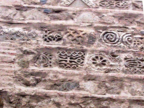 Relieves visigóticos en la Iglesia de San Bartolomé, Toledo