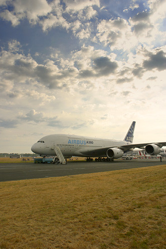 Airbus A380<br/>© <a href="https://flickr.com/people/79148947@N00" target="_blank" rel="nofollow">79148947@N00</a> (<a href="https://flickr.com/photo.gne?id=338587520" target="_blank" rel="nofollow">Flickr</a>)
