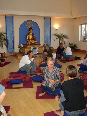 Discussing meditation