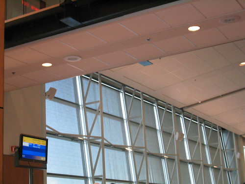 airport montreal 18 • <a style="font-size:0.8em;" href="http://www.flickr.com/photos/30735181@N00/388411265/" target="_blank">View on Flickr</a>