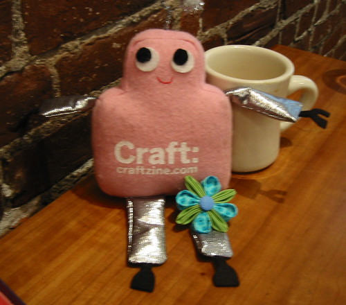 Pink Craftie and kanzashi magnet