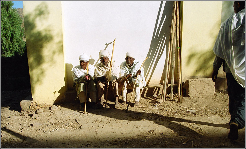 Three priests in Yehu