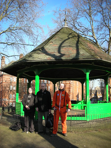 golf on the moon players - paul, gordy and commander tim wright - tee hole 2 - arnold circus