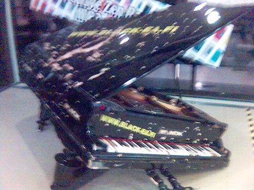 Grand Piano by pajp