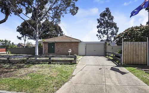 3 Perry Cl, Melton VIC 3337