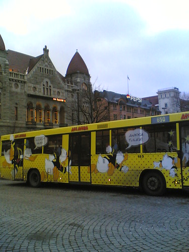 Autobús en Helsinki con el Pato Donald