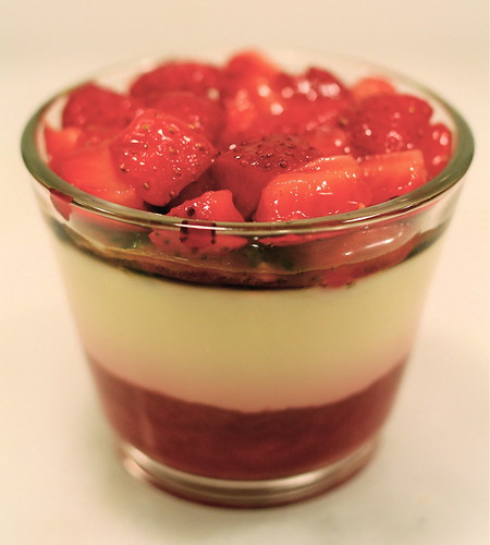 Strawberry Rhubarb Trifle/Verrine