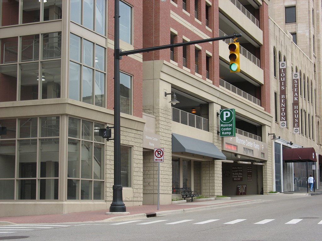 Ground Floor Transparency - Grand Rapids - UrbanPlanet.org